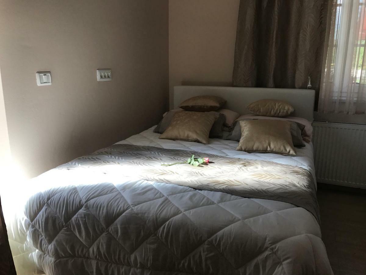 Linden Garden Apartment Postojna Bagian luar foto