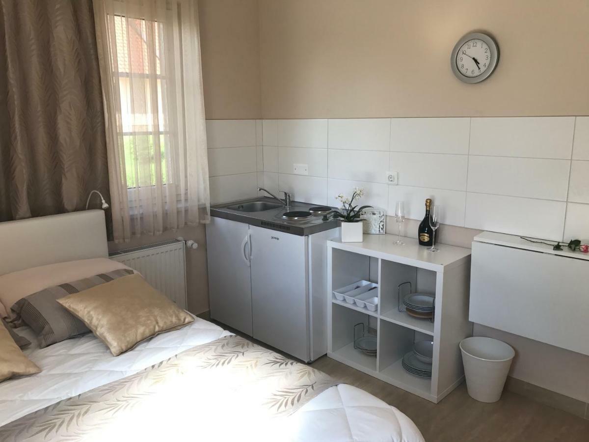 Linden Garden Apartment Postojna Bagian luar foto