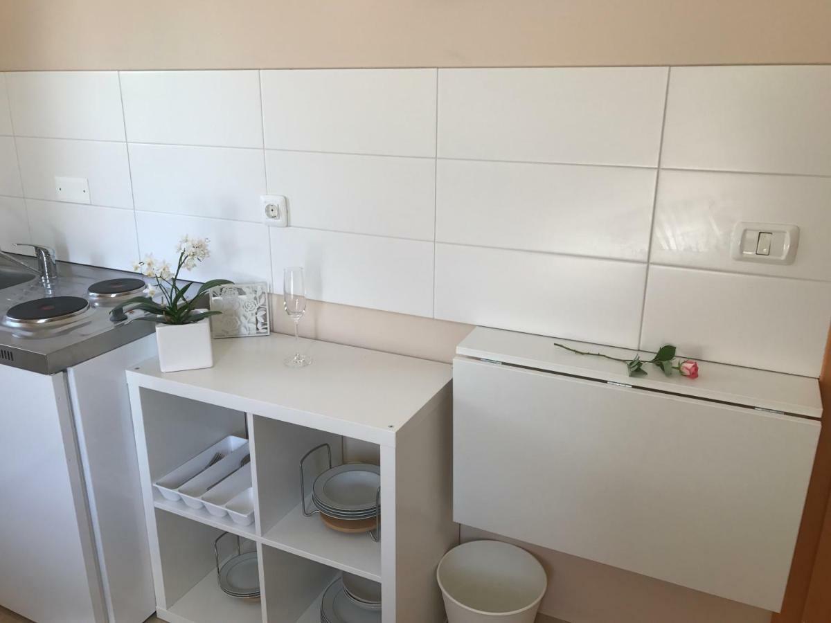 Linden Garden Apartment Postojna Bagian luar foto