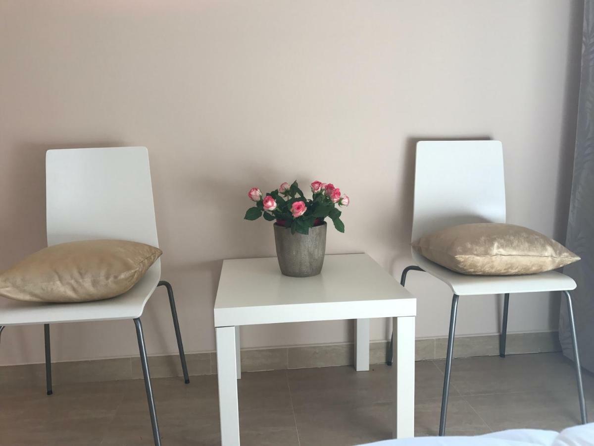 Linden Garden Apartment Postojna Bagian luar foto